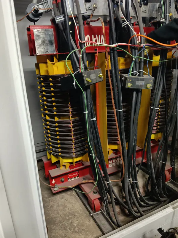 Transformador y cuarto eléctrico de una copropiedad en Bogotá revisados durante la visita técnica